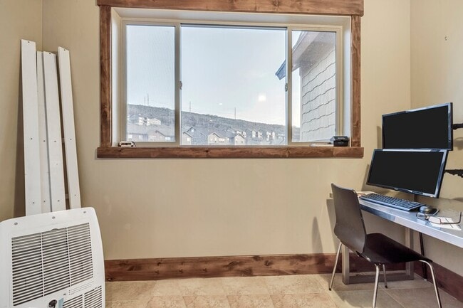 Building Photo - 13412 Alexis Dr