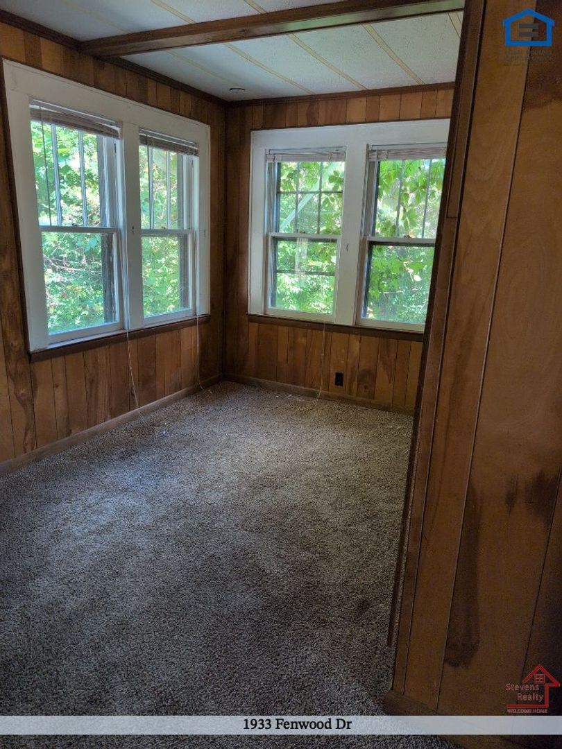 Building Photo - 1933 Fenwood Dr