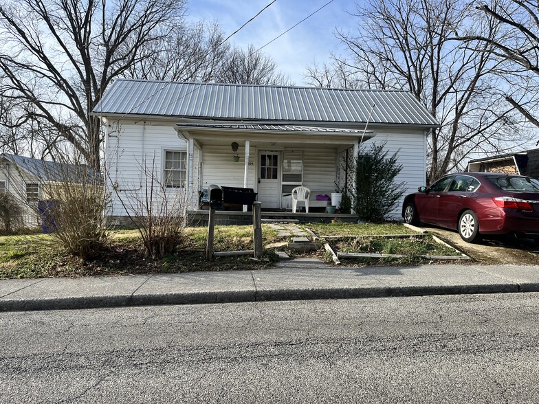 Building Photo - 308 Giles Rd