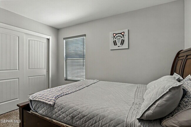 Building Photo - 404 Villa Ysleta