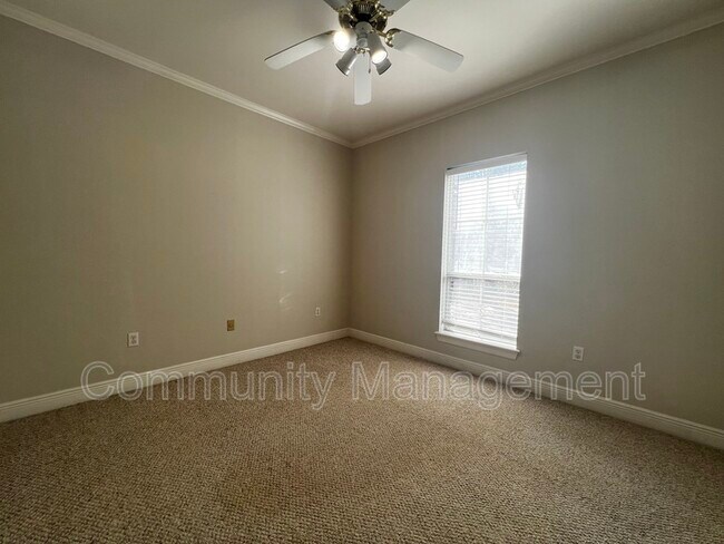 Building Photo - 6011 Riverbrook Dr