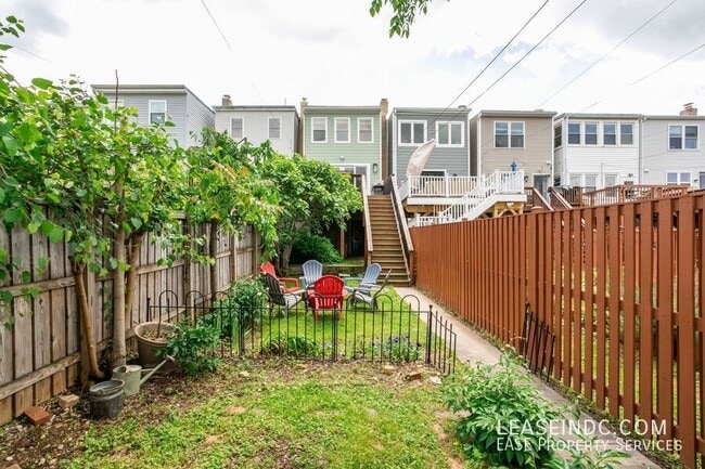 Building Photo - 719 Gallatin St NW