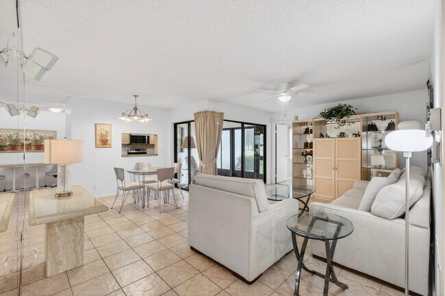 Building Photo - 5851 Parkwalk Dr