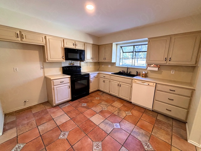 Building Photo - 514 Fossel Pass St