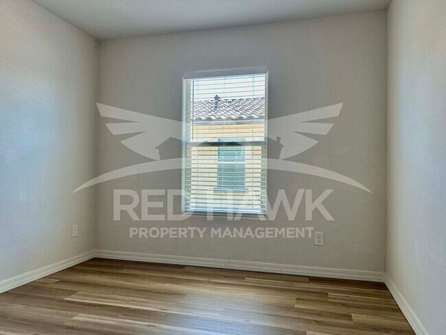 Building Photo - 944 Starview Ave