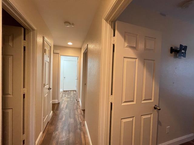 Building Photo - 804 White Fields Way