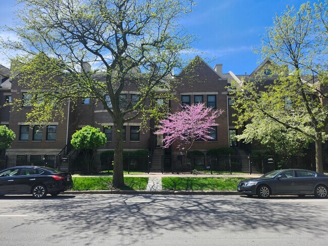Building Photo - 4150 S Drexel Blvd