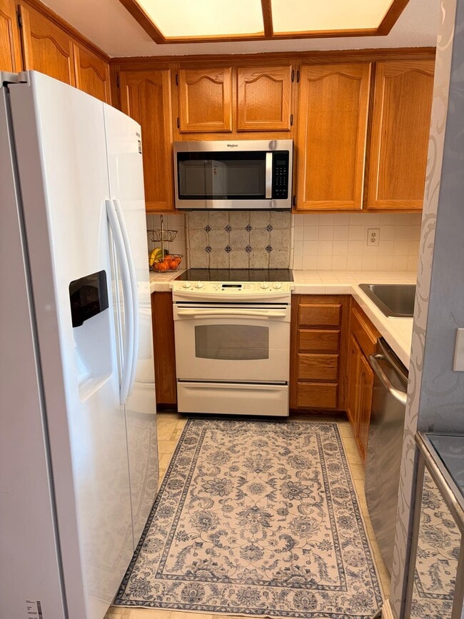 Building Photo - 5875 Friars Rd