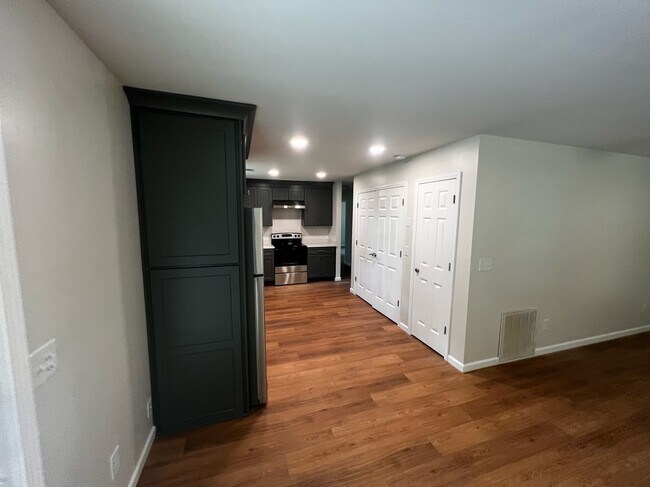 Building Photo - 3025 Barrett Ct