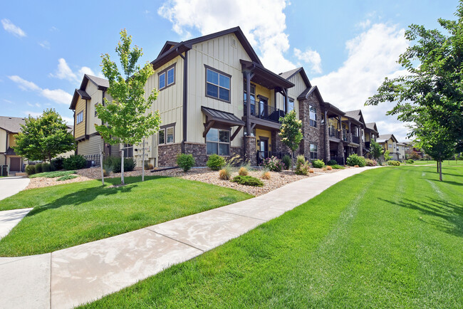 Lovely main floor corner unit - 6618 Crystal Downs Dr