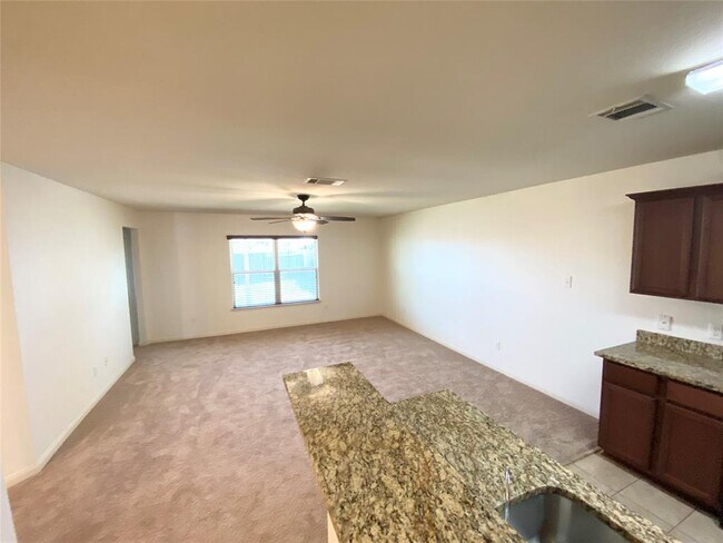 Building Photo - 201 Sapphire Ln