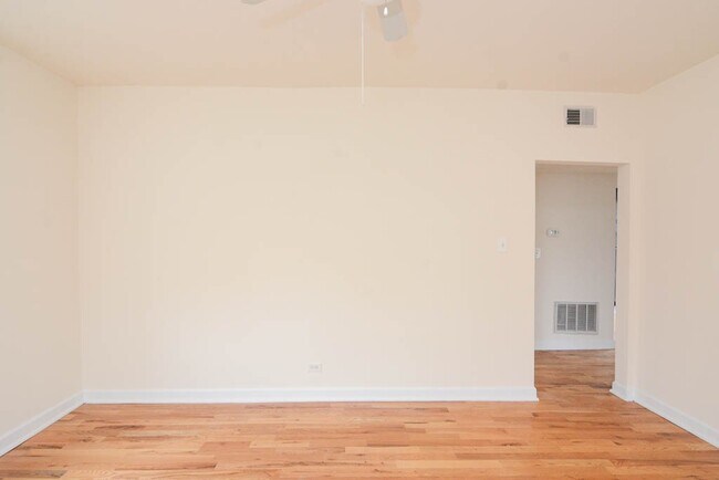 Building Photo - 2347 N Drake Ave