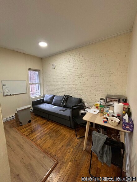 Building Photo - 894 Huntington Ave