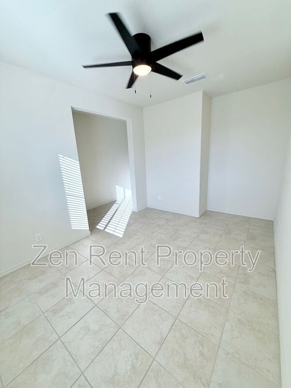 Building Photo - 32209 Daylight Dr