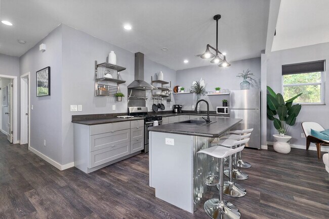 Building Photo - 52 Florida Ave