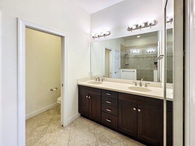 Building Photo - 5808 Yeats Manor Dr