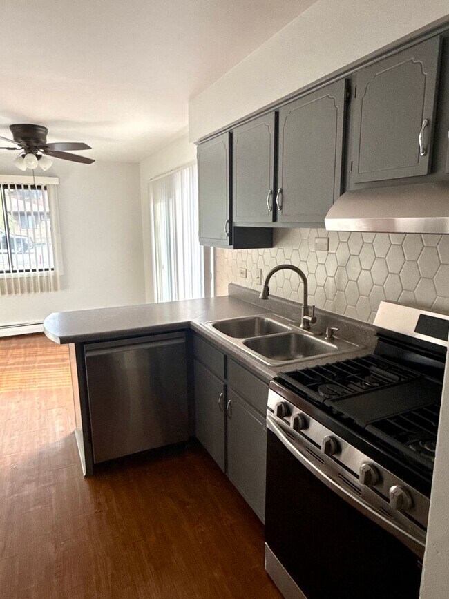 Building Photo - 14723 Kilpatrick Ave