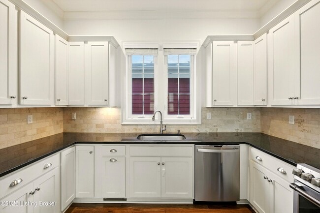 Building Photo - 8707 Featherbell Blvd