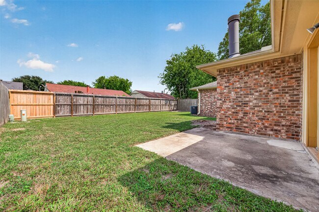 Building Photo - 7407 Cortes Dr