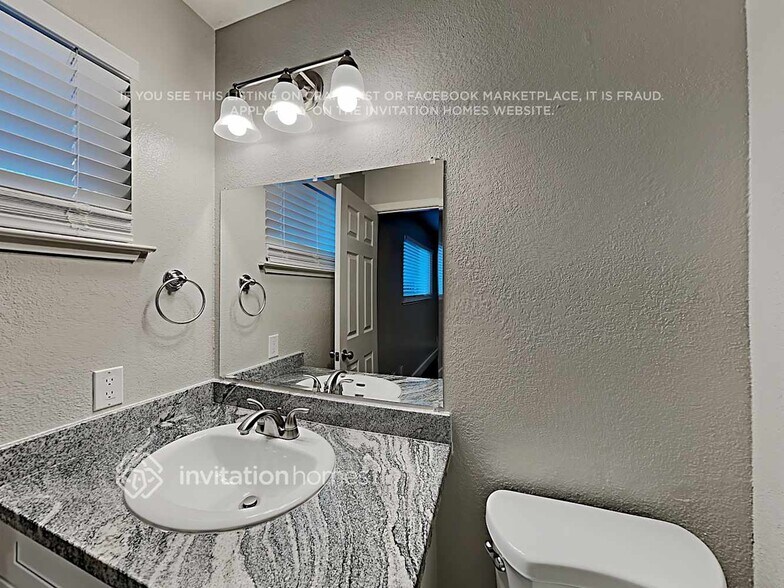 Building Photo - 7826 Ashmont St