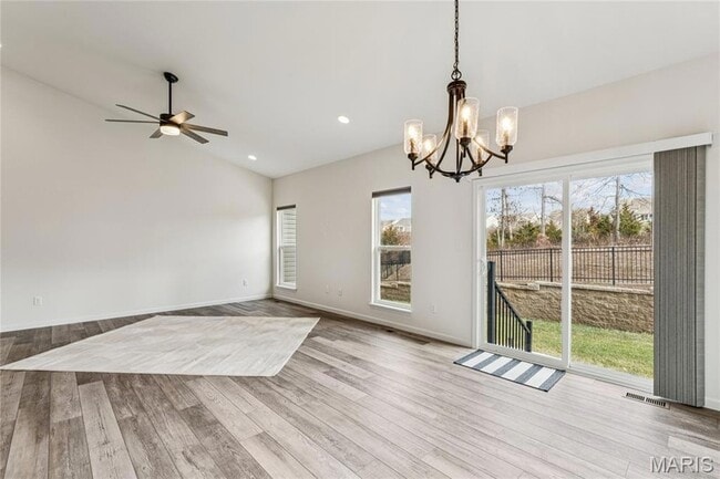 Building Photo - 168 Hidden Bluffs Dr