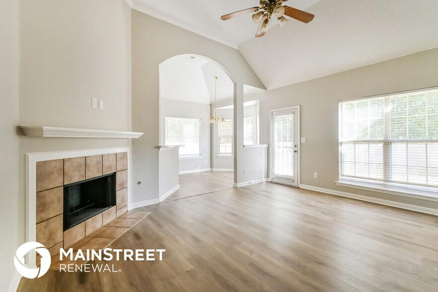 Building Photo - 7895 Pinefrost Ln