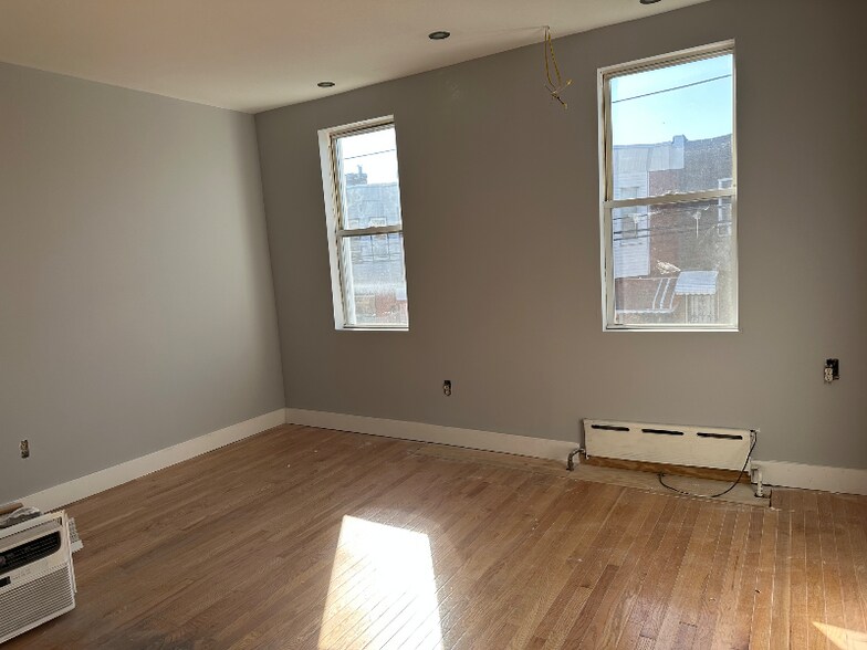 Building Photo - 2035 McKean St