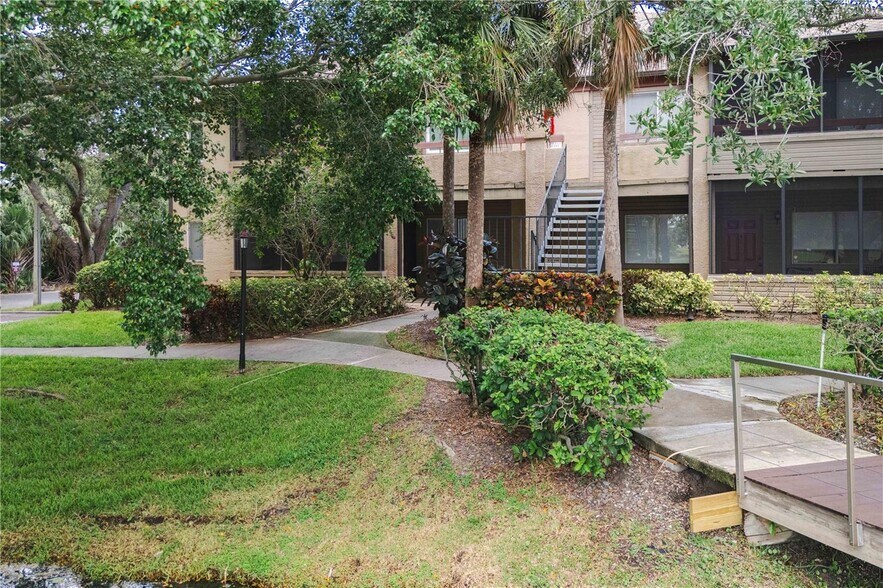 Primary Photo - 10263 Gandy Blvd N