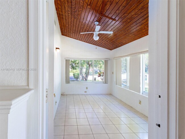 Building Photo - 630 SW 25th Rd