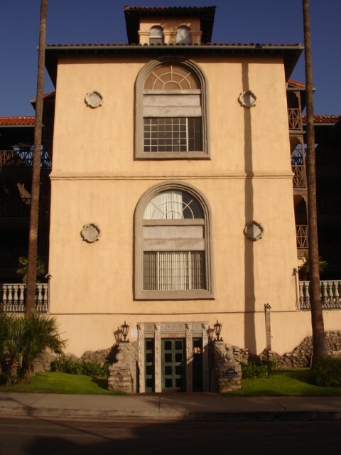 Building Photo - 1460 N Mansfield Ave