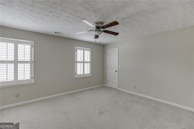 Building Photo - 766 Chesterfield Dr