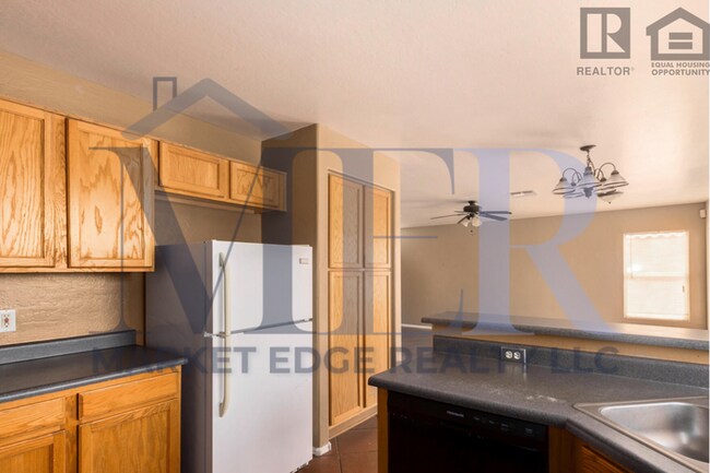 Building Photo - 4Bed/2Bath Home in El Mirage! $199 MOVE-IN...