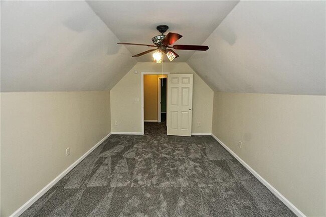Building Photo - 1360 Eastgate Ct