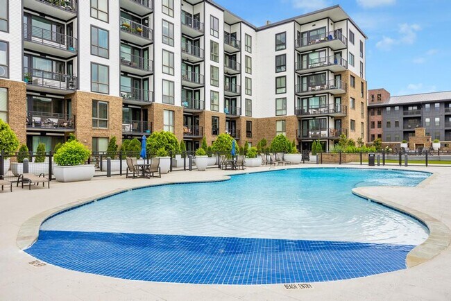 Building Photo - 200 Manufacturers Rd