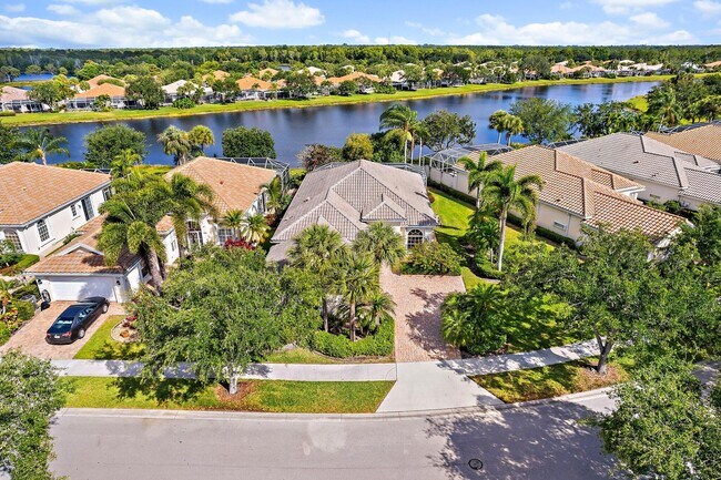 Building Photo - 8120 SE Paurotis Ln