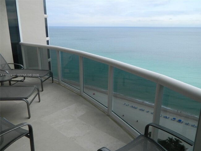Building Photo - 17555 Collins Ave