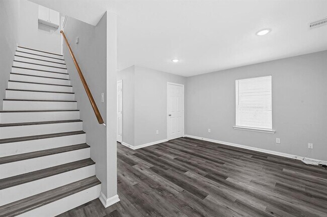 Building Photo - 513 Avenue I