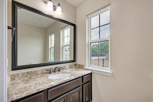 Building Photo - 12300 Terraza Cir