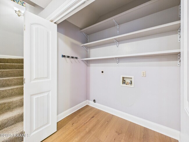 Building Photo - 523 Esplanade Dr
