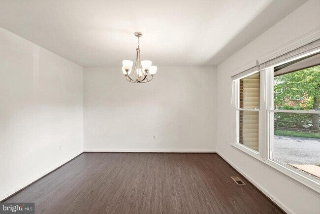 Building Photo - 8902 Huxley Ct