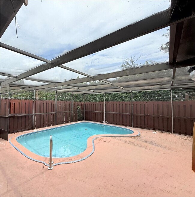 Building Photo - 4300 Landar Dr