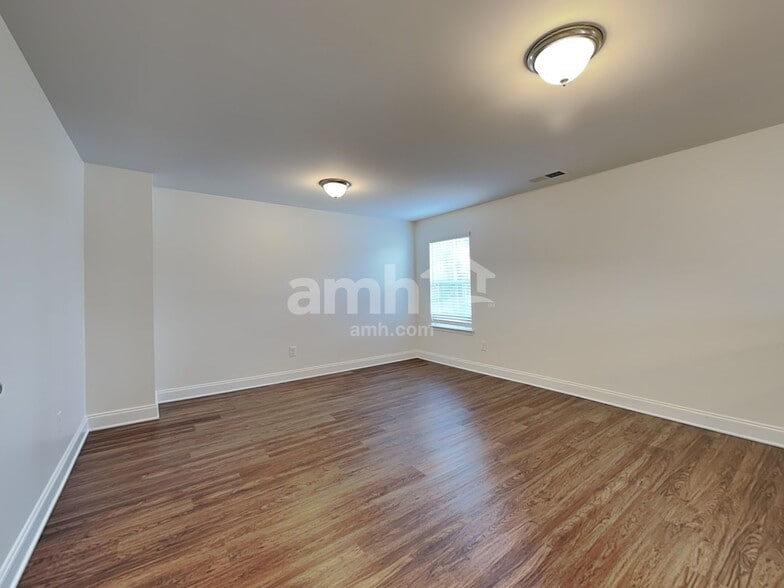 Building Photo - 4905 Canyon Creek Way