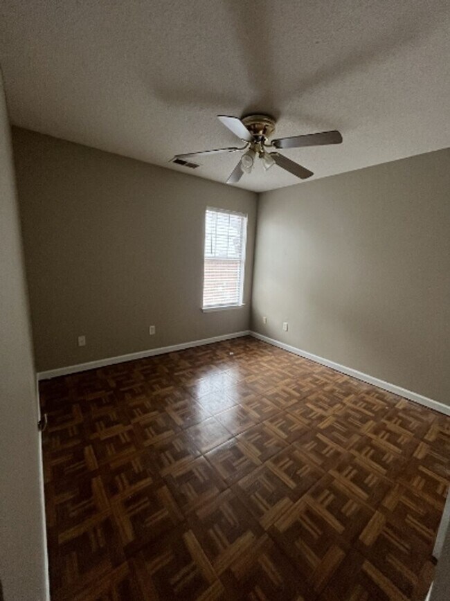 Building Photo - Charming 3-Bedroom Home in Memphis – Styli...