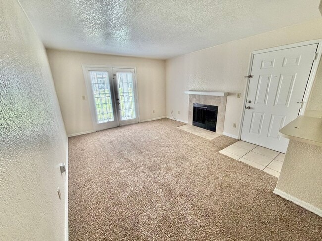 Building Photo - 2550 N Alafaya Trail