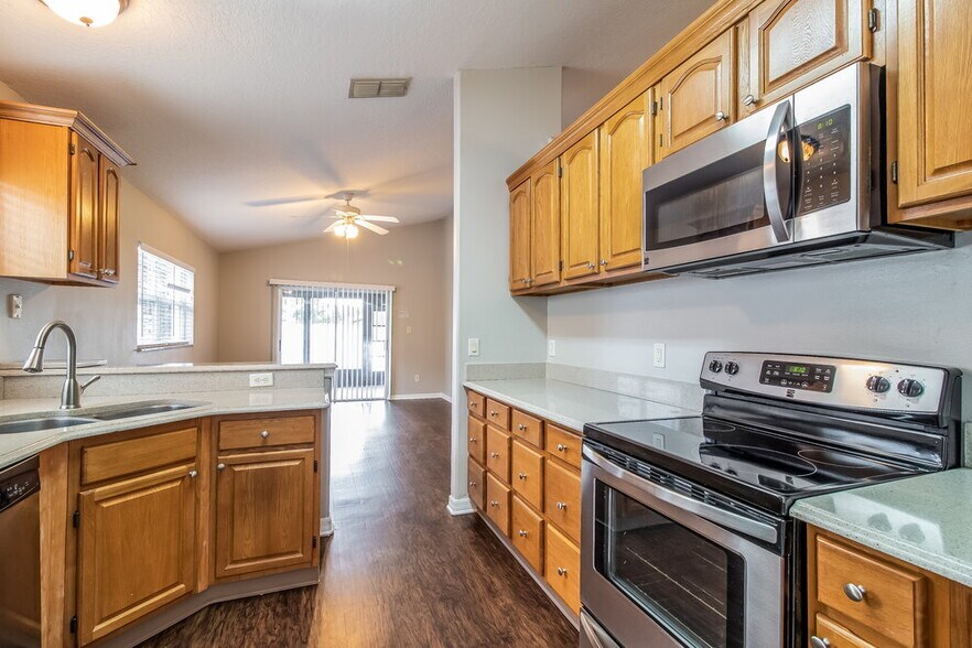 Building Photo - 10733 Brown Trout Cir