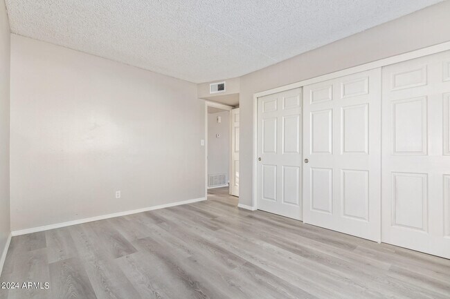 Building Photo - 7144 N 66th Dr