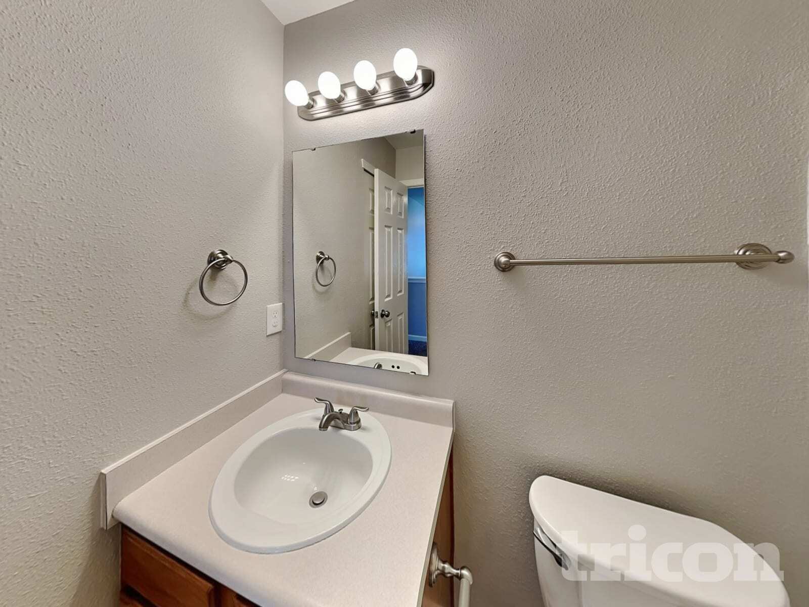 Building Photo - 927 Littleton Dr