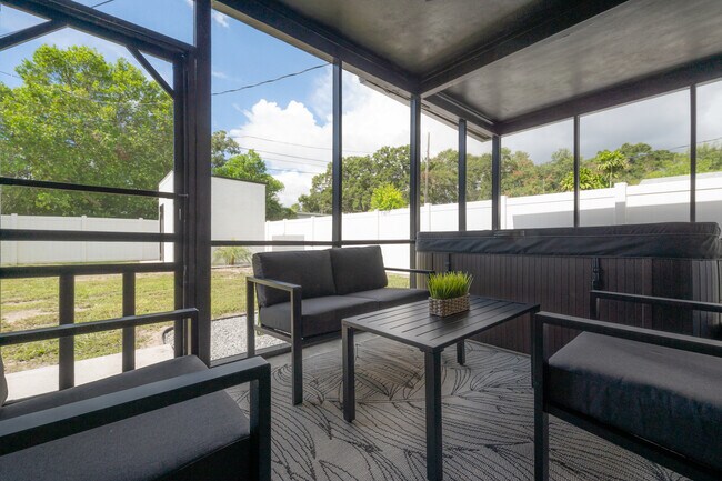 Building Photo - 2400 34th Ave N