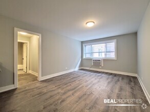 Building Photo - 530 W Surf St