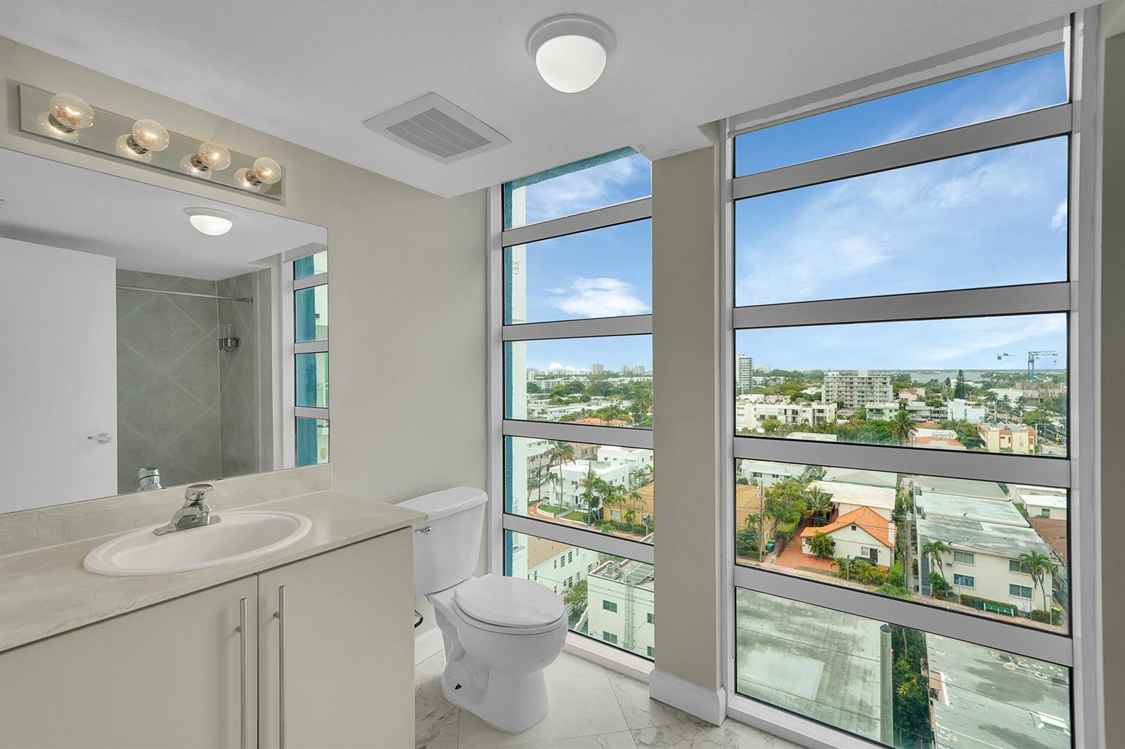 Building Photo - 7600 Collins Ave